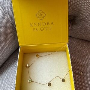 Kendra Scott Hold neck lace with 5 gold discs